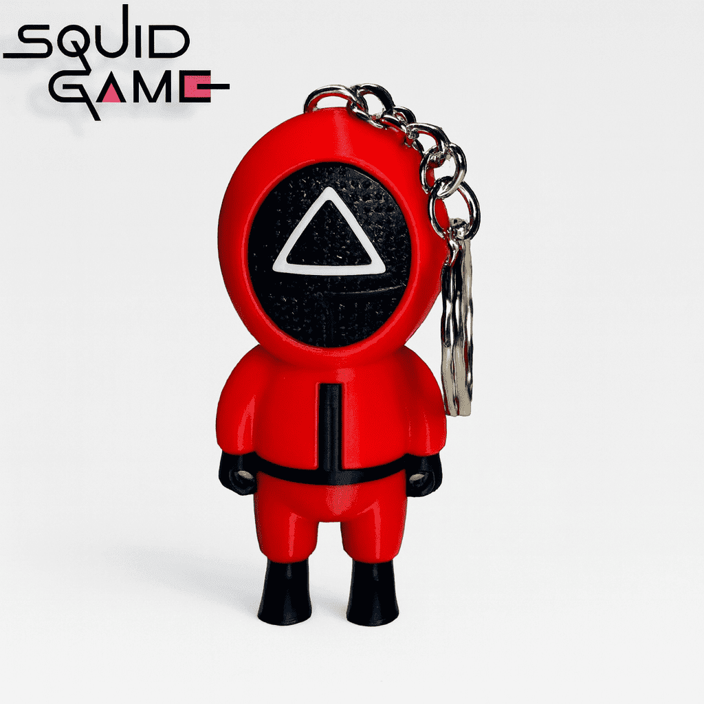 Küçük kırmızı Squid Game figürü